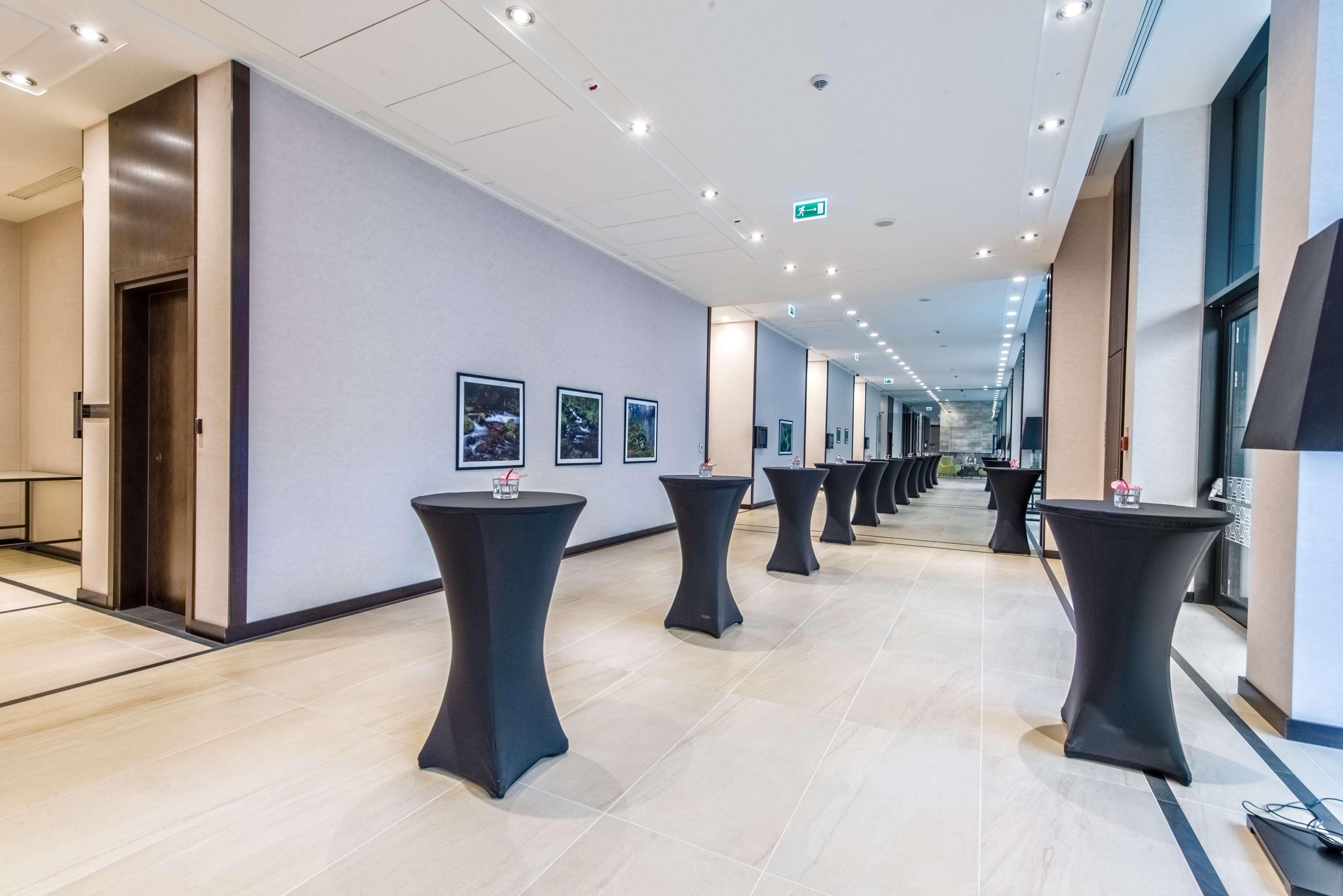 Hilton Garden Inn Krakow Airport Exterior photo