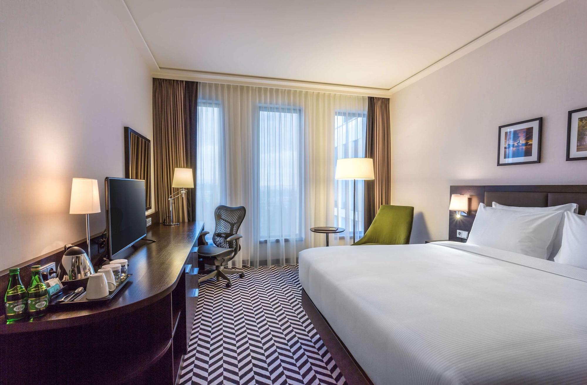 Hilton Garden Inn Krakow Airport Exterior photo