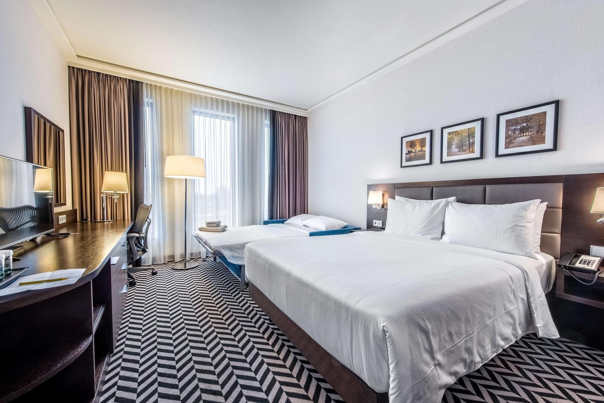 Hilton Garden Inn Krakow Airport Exterior photo