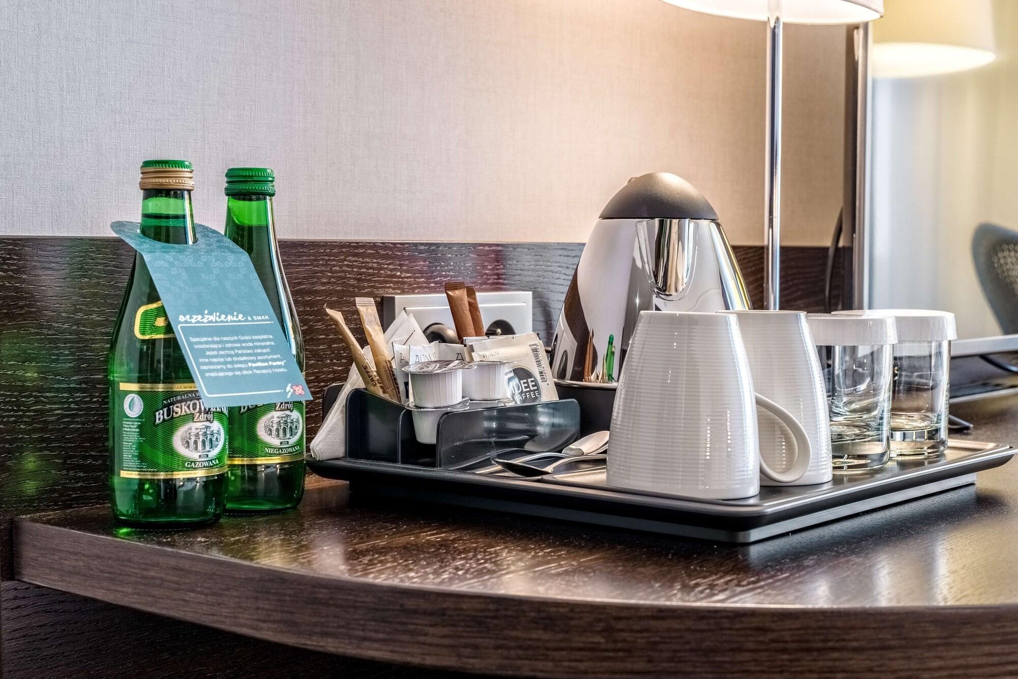 Hilton Garden Inn Krakow Airport Exterior photo