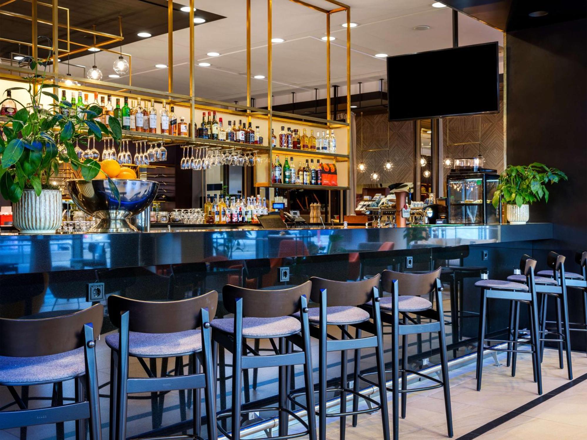 Hilton Garden Inn Krakow Airport Exterior photo