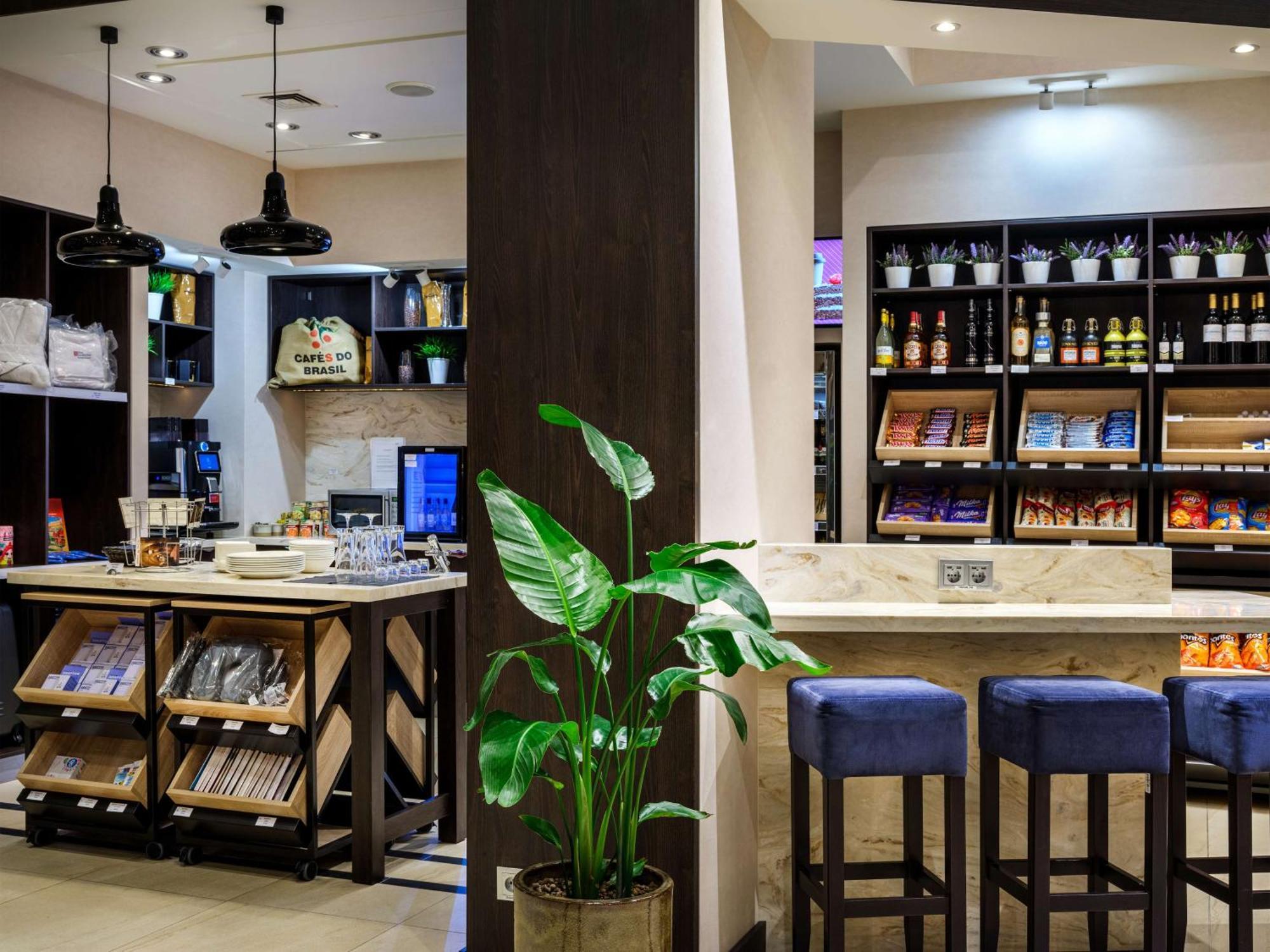 Hilton Garden Inn Krakow Airport Exterior photo