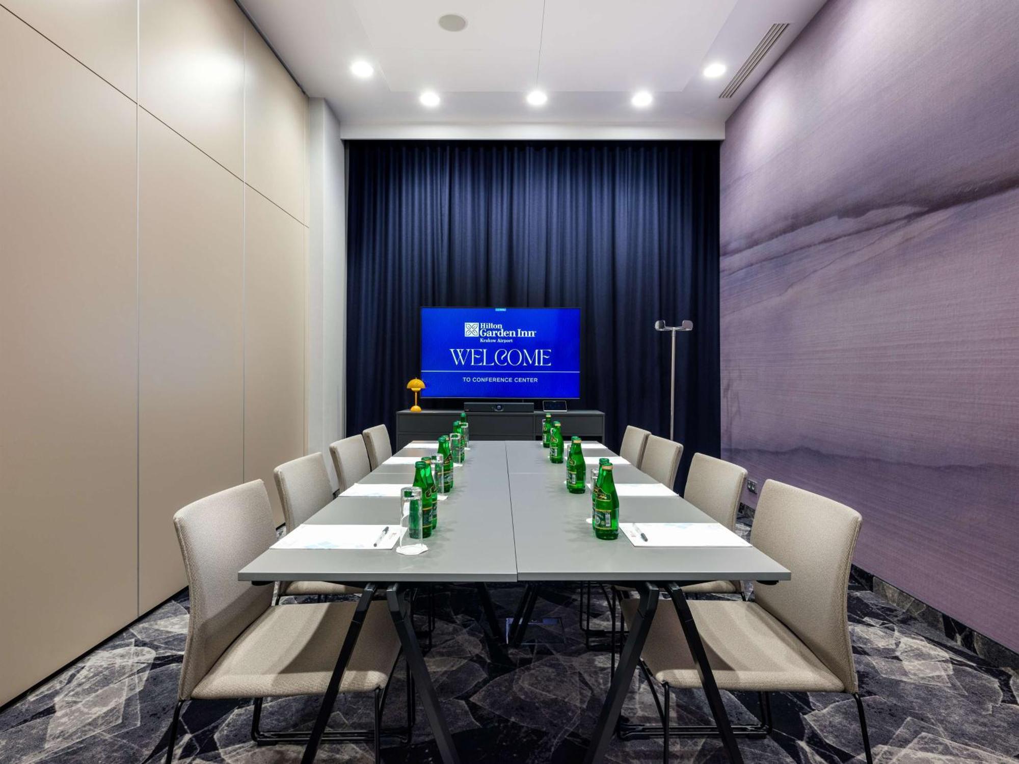 Hilton Garden Inn Krakow Airport Exterior photo