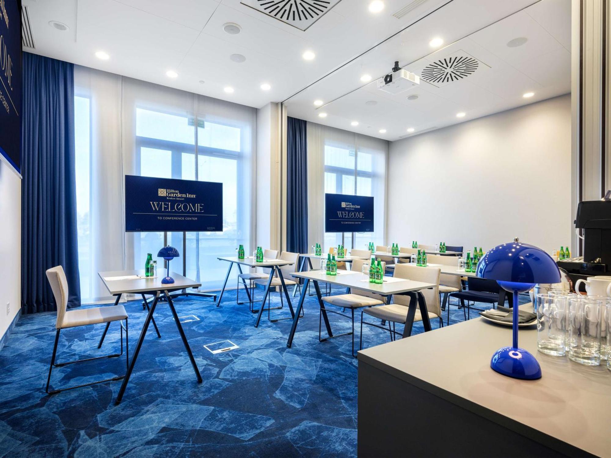 Hilton Garden Inn Krakow Airport Exterior photo