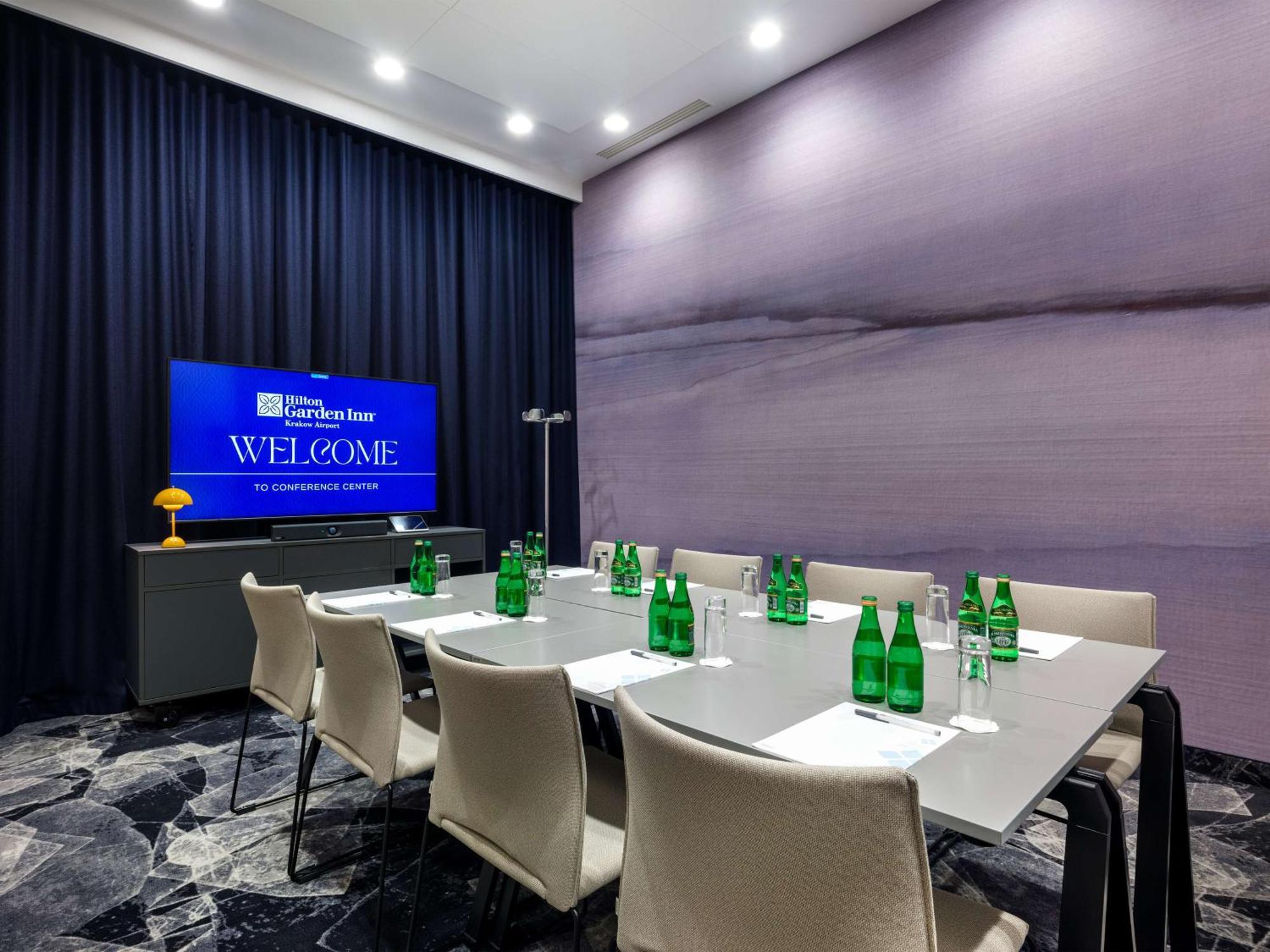 Hilton Garden Inn Krakow Airport Exterior photo