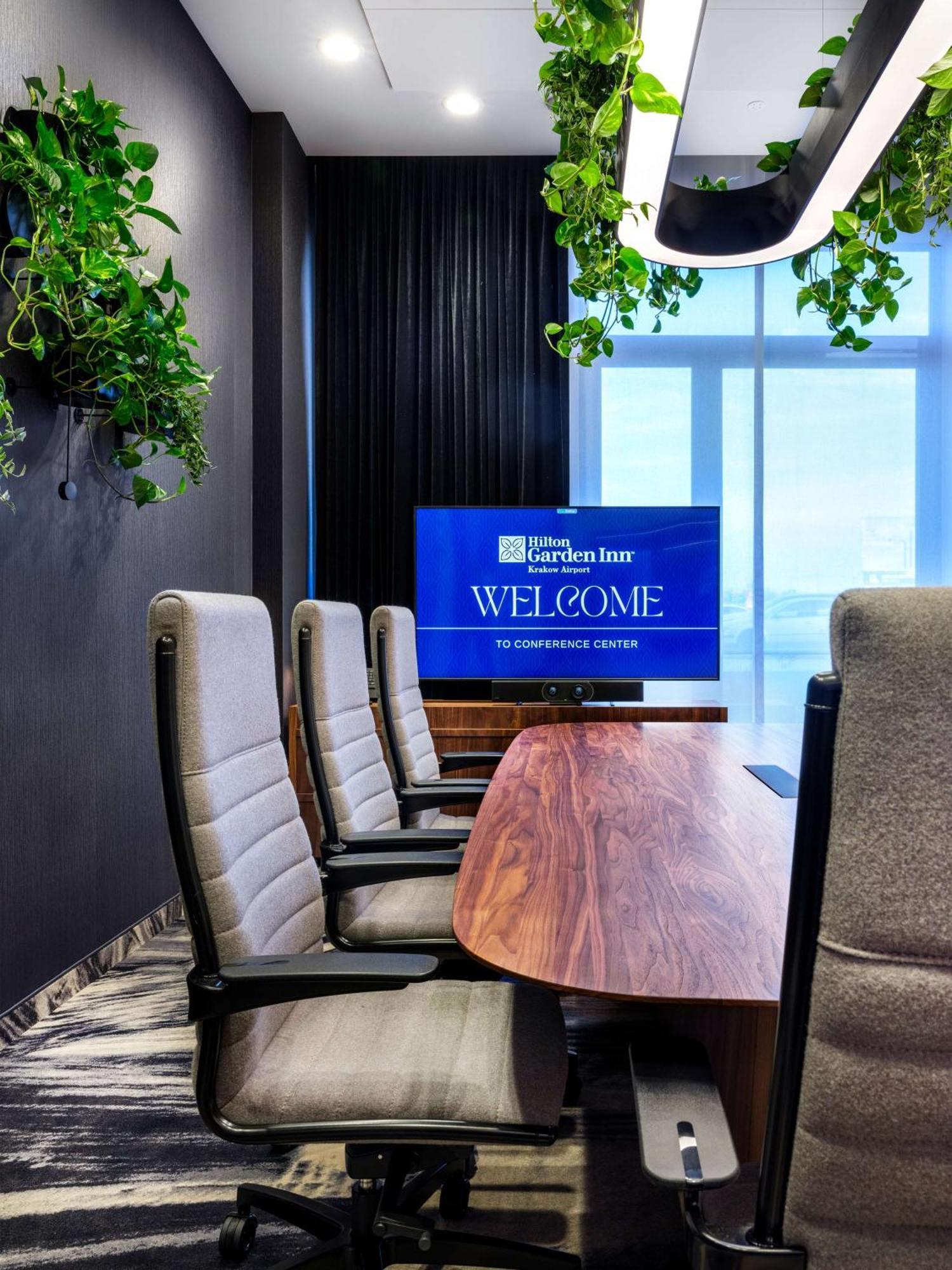 Hilton Garden Inn Krakow Airport Exterior photo