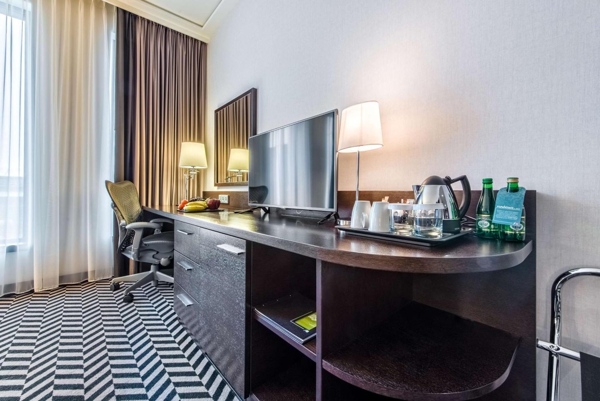 Hilton Garden Inn Krakow Airport Exterior photo